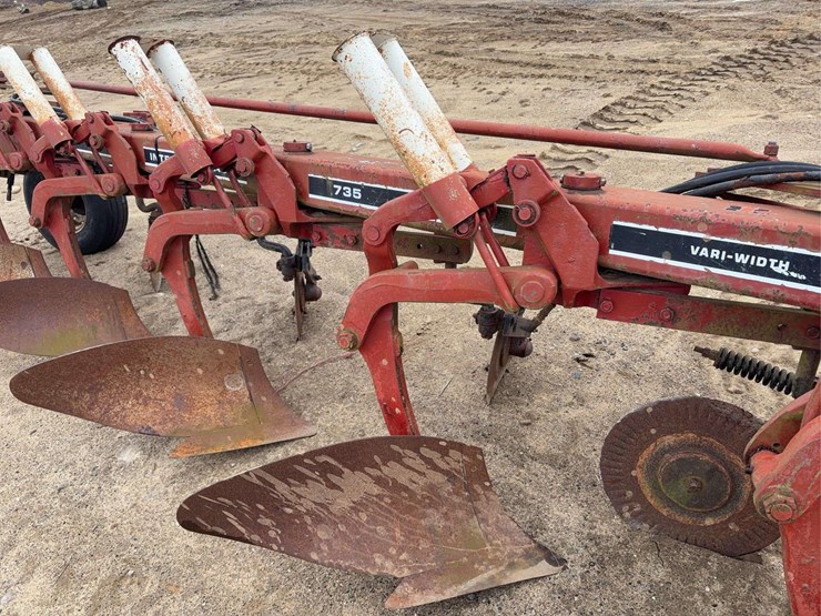 international-735-image-5