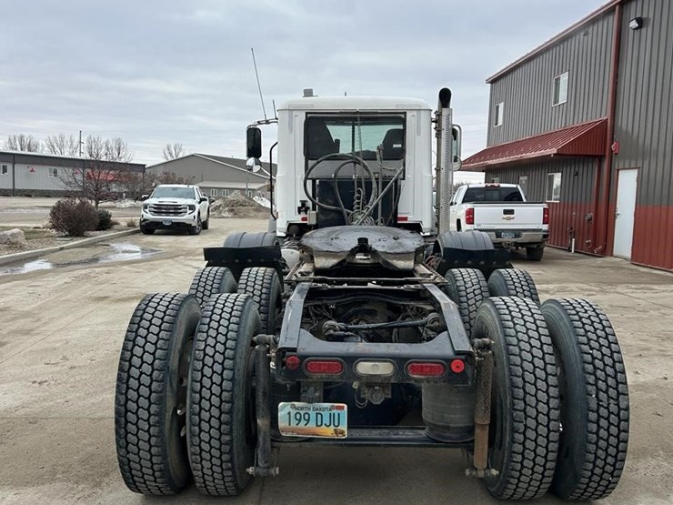 2019-mack-granite-64ft-image-4