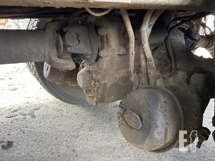 2007-freightliner-columbia-120-image-19