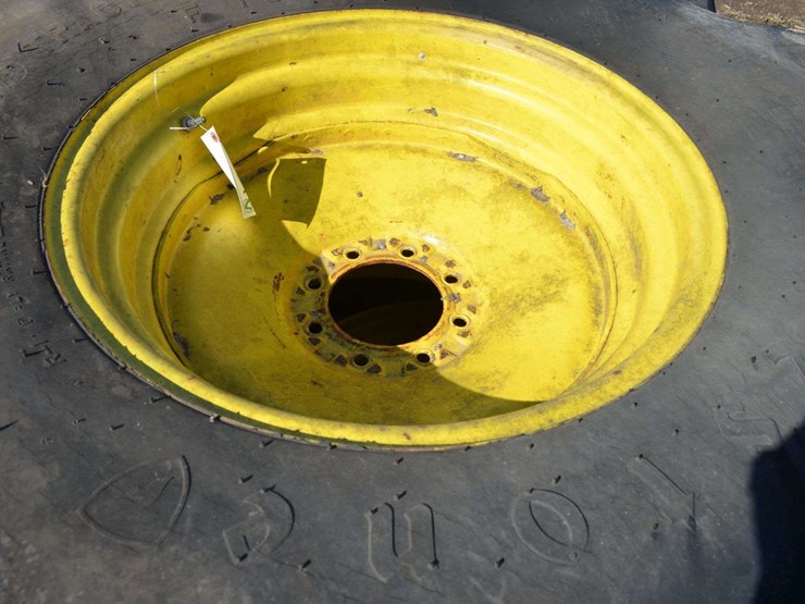 (2)-23.1-26-tires-on-rims-image-2