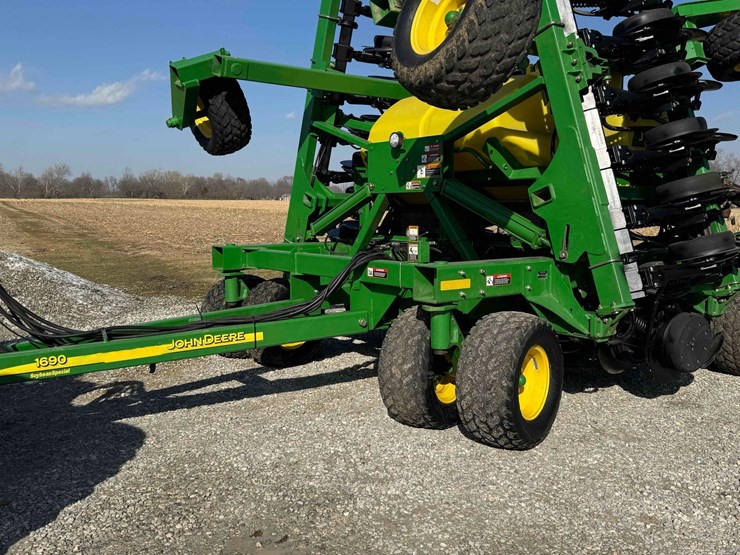 john-deere-1690-image-15