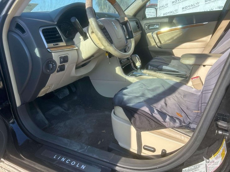 2012-lincoln-mkx-image-13