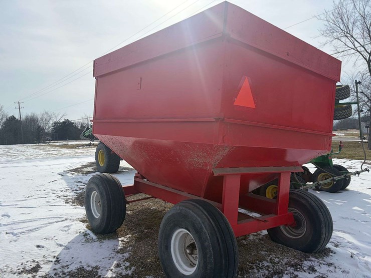 dmi-center-dump-gravity-wagon-image-3