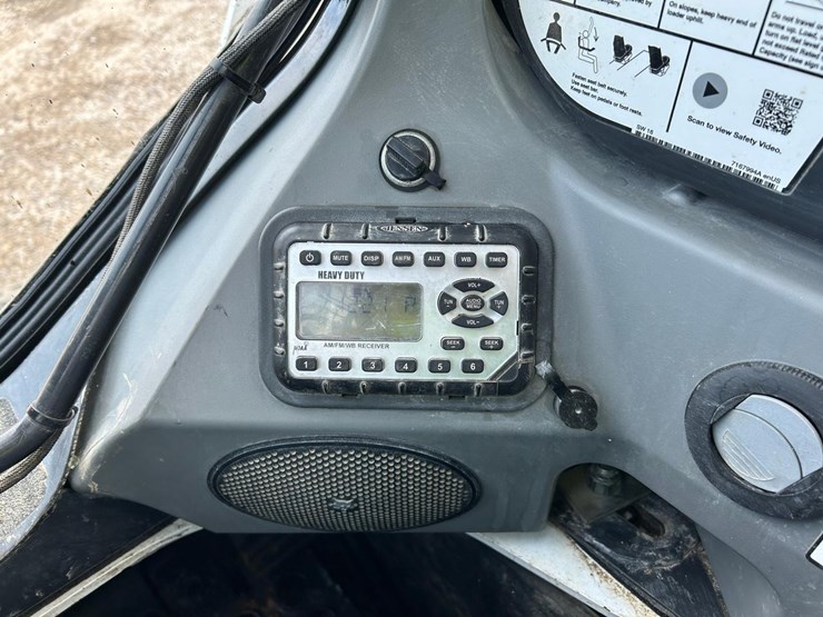 2022-bobcat-t870-image-29