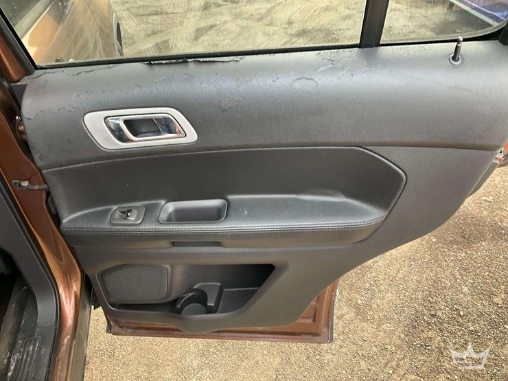 2011-ford-explorer-image-23