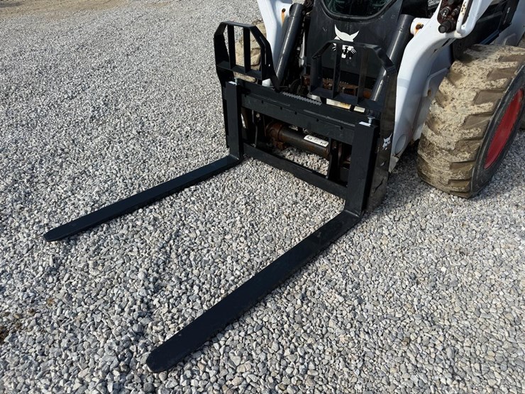 bobcat-48"-heavy-duty-skid-steer-pallet-forks-image-1