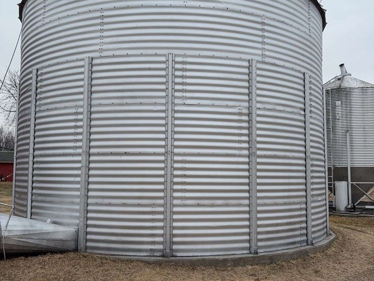 5000-bu-grain-bin-with-in-floor-dryer-and-unload-auger.-image-7