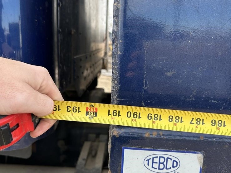 2007-freightliner-columbia-120-image-17