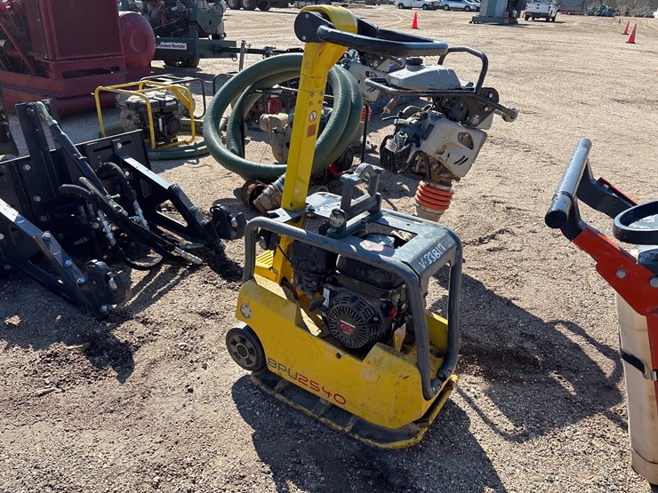 #2805-•-wacker-neuson-bpu2540-plate-compactor-image-2