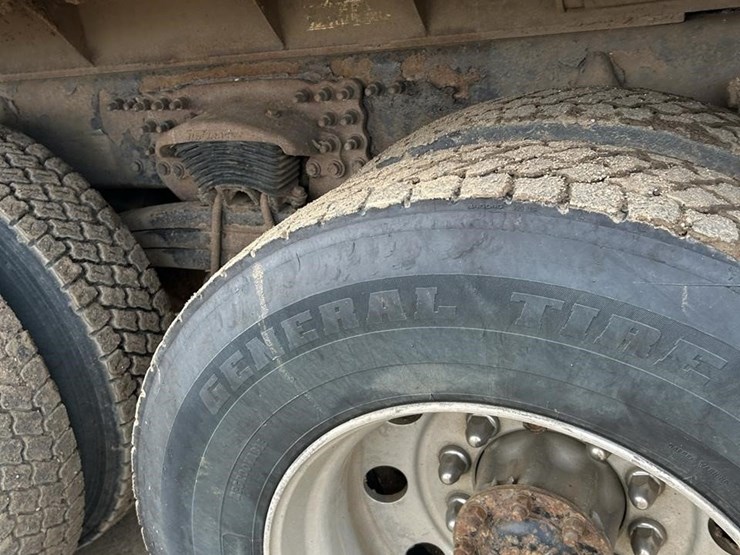 2007-freightliner-columbia-120-image-14