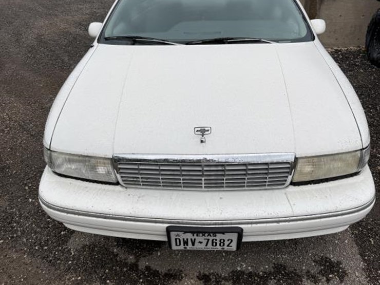 #49-•-1993-chevrolet-caprice-classic-image-2