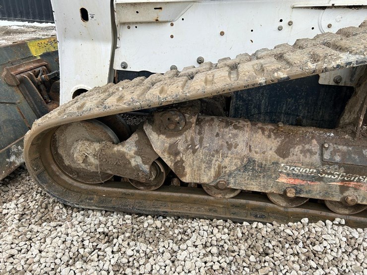 2019-bobcat-t870-image-17