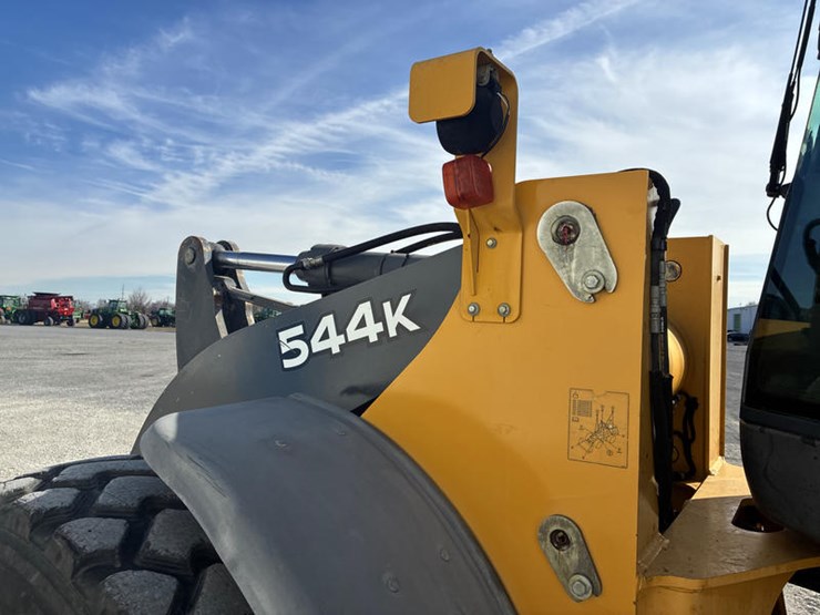 2011-deere-544k-image-36