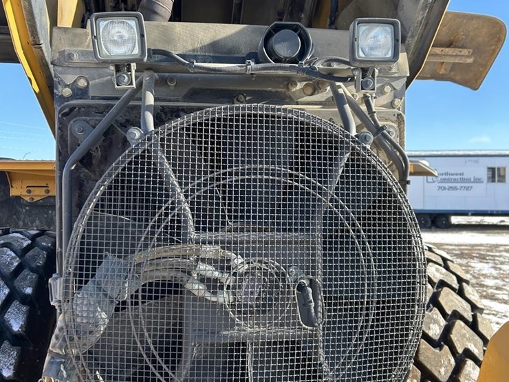 2012-volvo-l70g-image-32