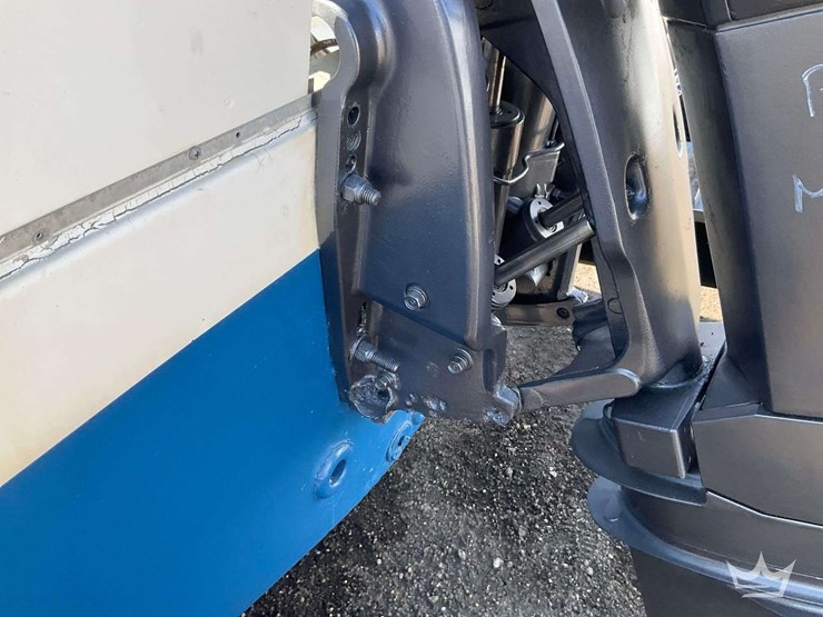 1985-23ft-mako-center-console-boat-with-2011-28ft-hmde-trailer-image-38