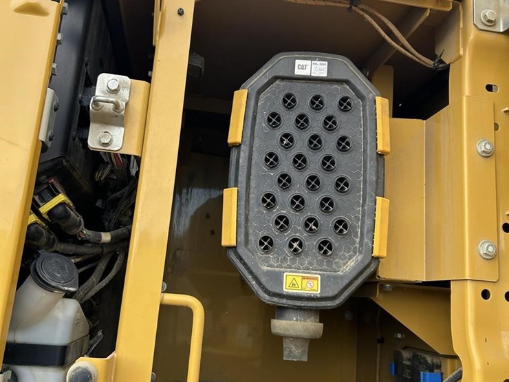 2023-caterpillar-336-image-14