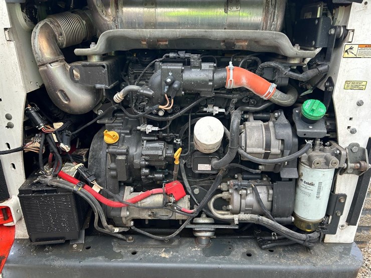 2022-bobcat-t870-image-15