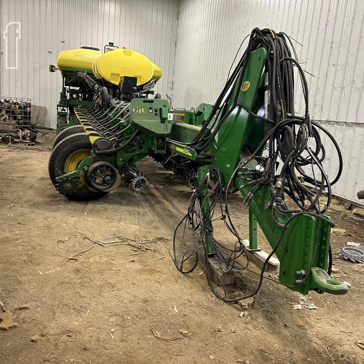 2010 JOHN DEERE 1770NT