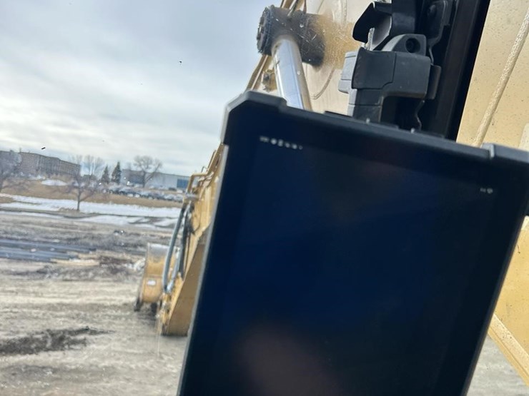 2023-caterpillar-336-image-64