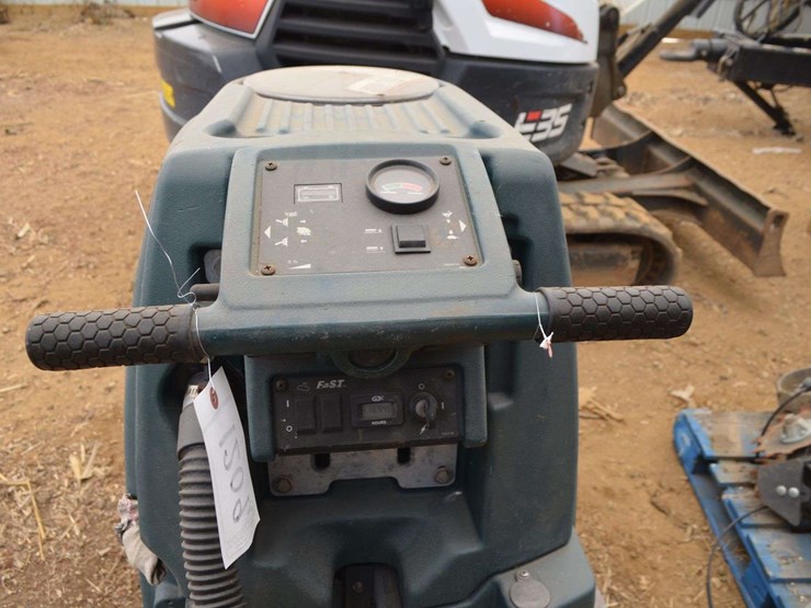 nobles-speed-scrub-walk-behind-scrubber-image-9