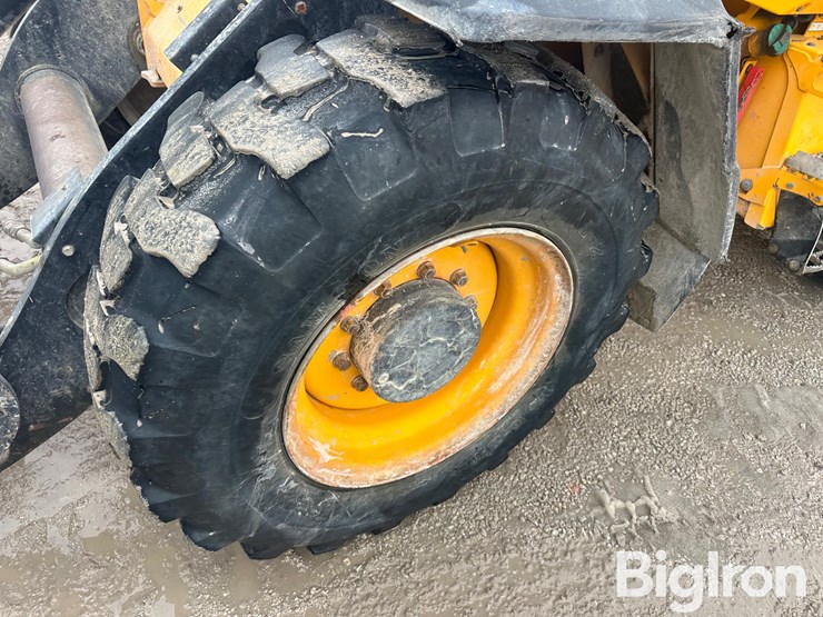 2020-jcb-411-image-15