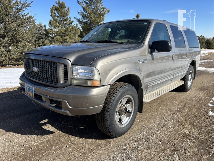 2003-ford-excursion-image-1