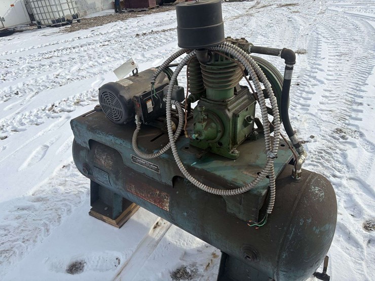 60-gallon-air-compressor-image-2