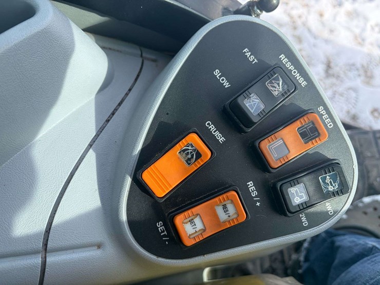 2013-new-holland-boomer-3050-image-20