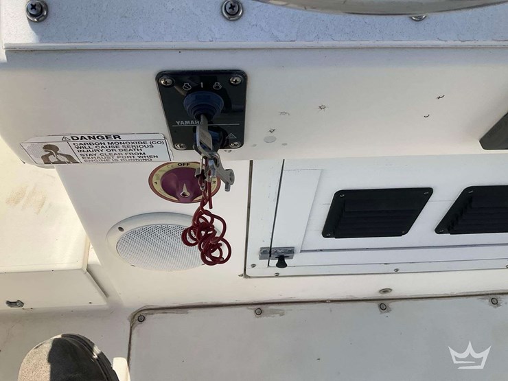 1985-23ft-mako-center-console-boat-with-2011-28ft-hmde-trailer-image-17