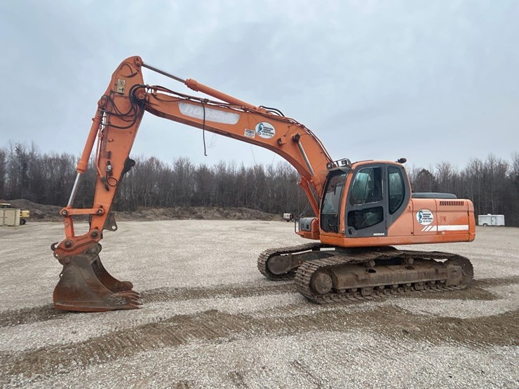 2014-doosan-dx225-lca-image-1