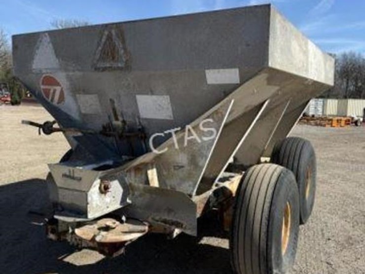 #53-•-tyler-moonwalk-260-pull-behind-dry-fertilizer-image-6