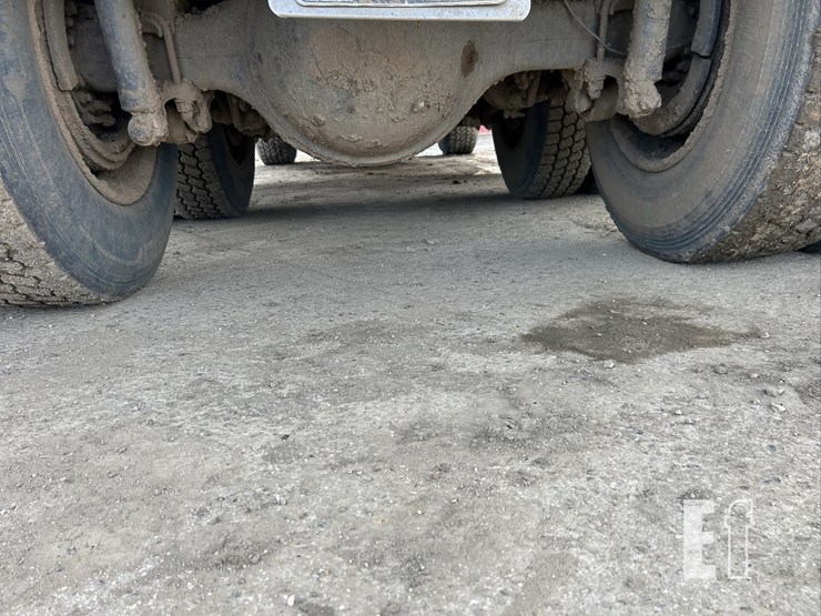 2007-freightliner-columbia-120-image-23