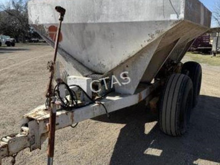 #53-•-tyler-moonwalk-260-pull-behind-dry-fertilizer-image-14