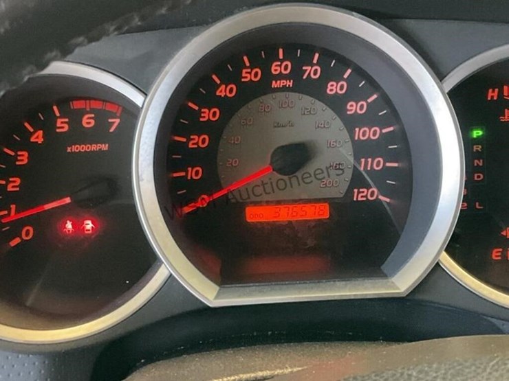 2005-toyota-tacoma-image-17