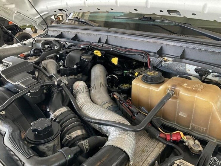 2013-ford-f550-image-13