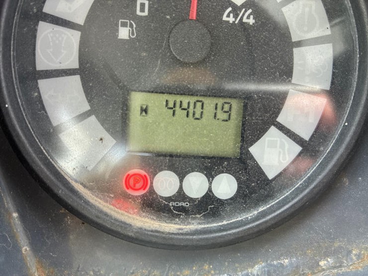 2021-deere-204l-image-63