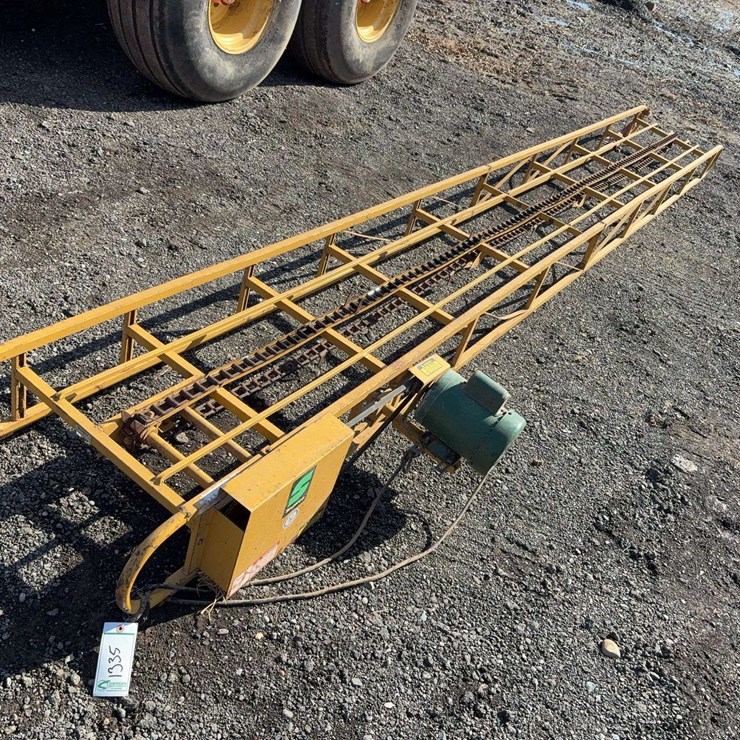 Snowco hay elevator, 16 ft, electric motor