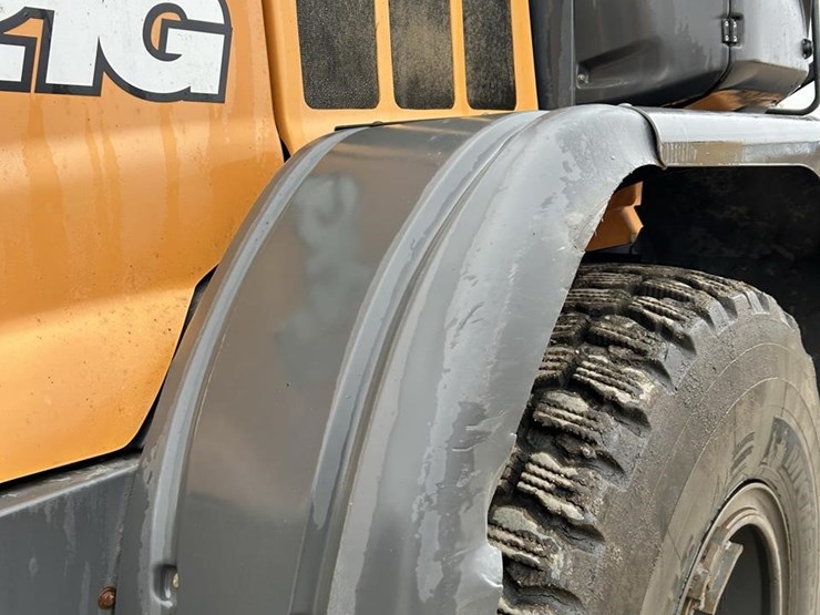 2019-case-721g-image-28