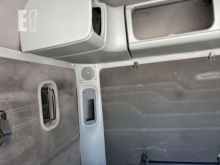 2006-freightliner-columbia-120-image-20