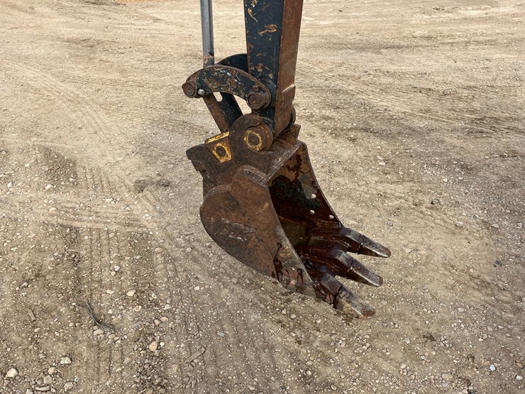 2017-deere-17g-image-8