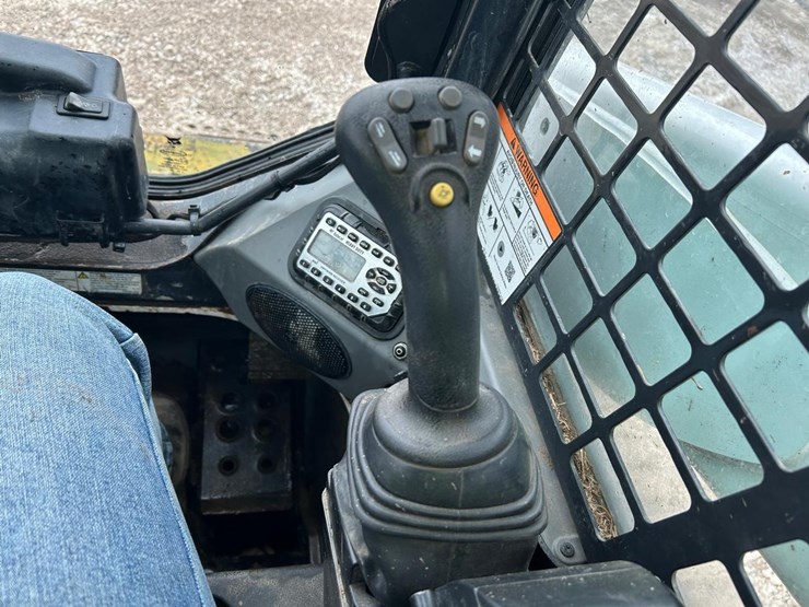 2019-bobcat-t870-image-25