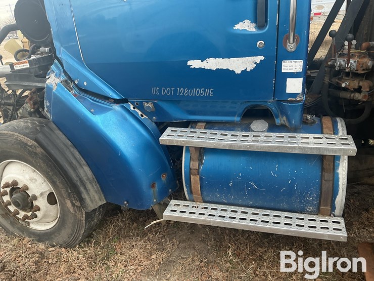 2003-sterling-lt9500-image-14