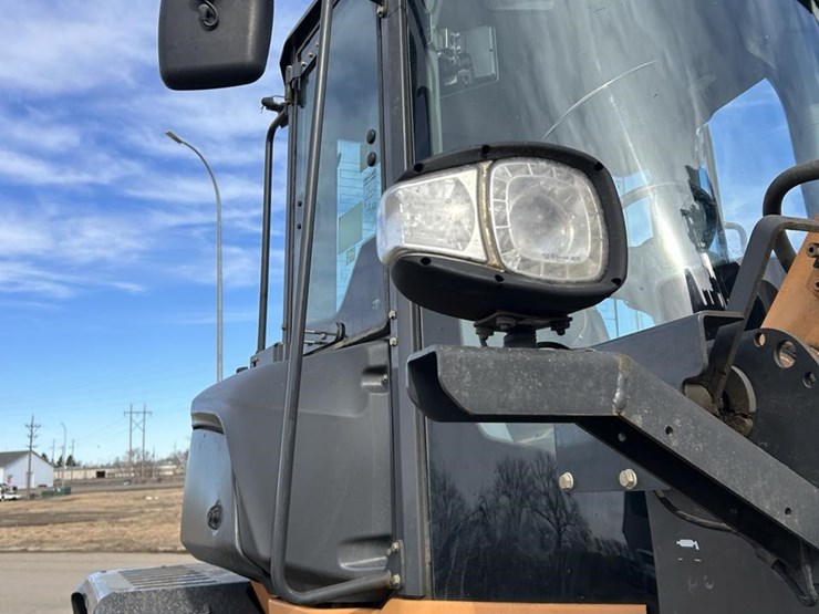 2019-case-721g-image-56