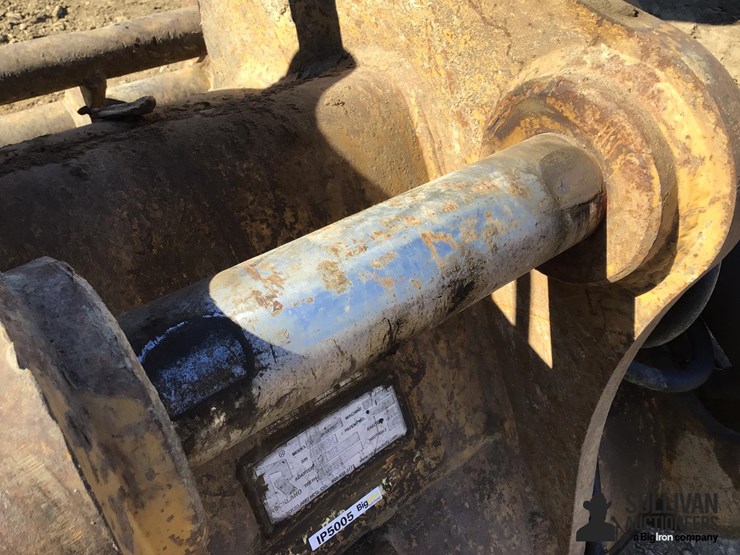 caterpillar-320e-image-16