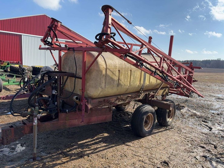 hardy-800-gallon-sprayer,-54’-booms,-triple-nozzles-image-2