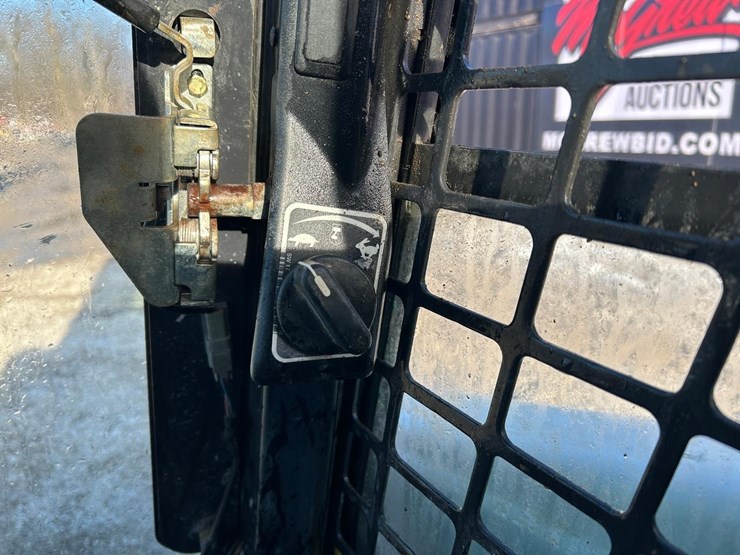 2022-bobcat-t595-image-27