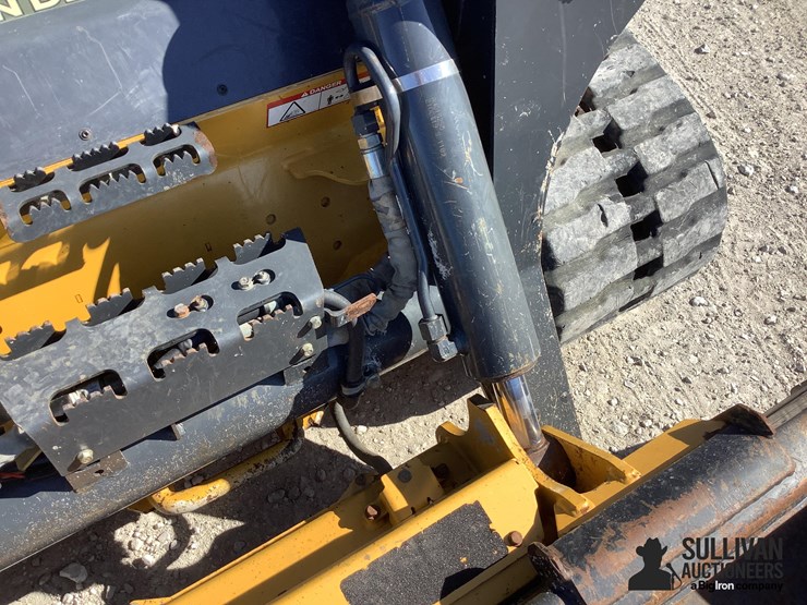 2020-deere-333g-image-16