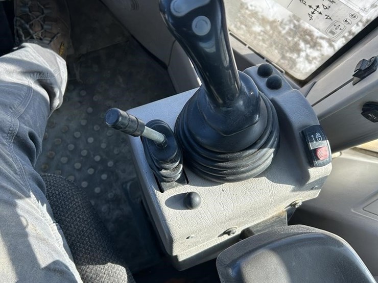 2012-volvo-l70g-image-69