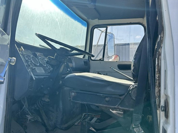 1994-ford-l9000-image-12