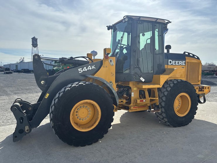 2011-deere-544k-image-12